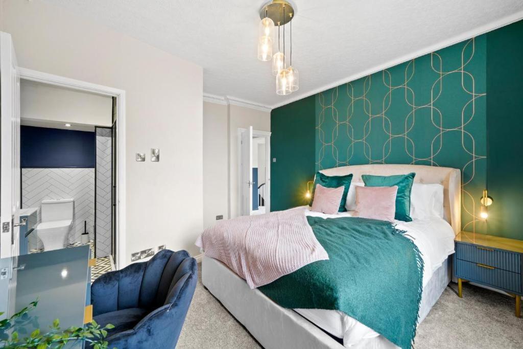 Deluxe 5 Bed In Central Whitby - Parking - Hot Tub Exterior photo