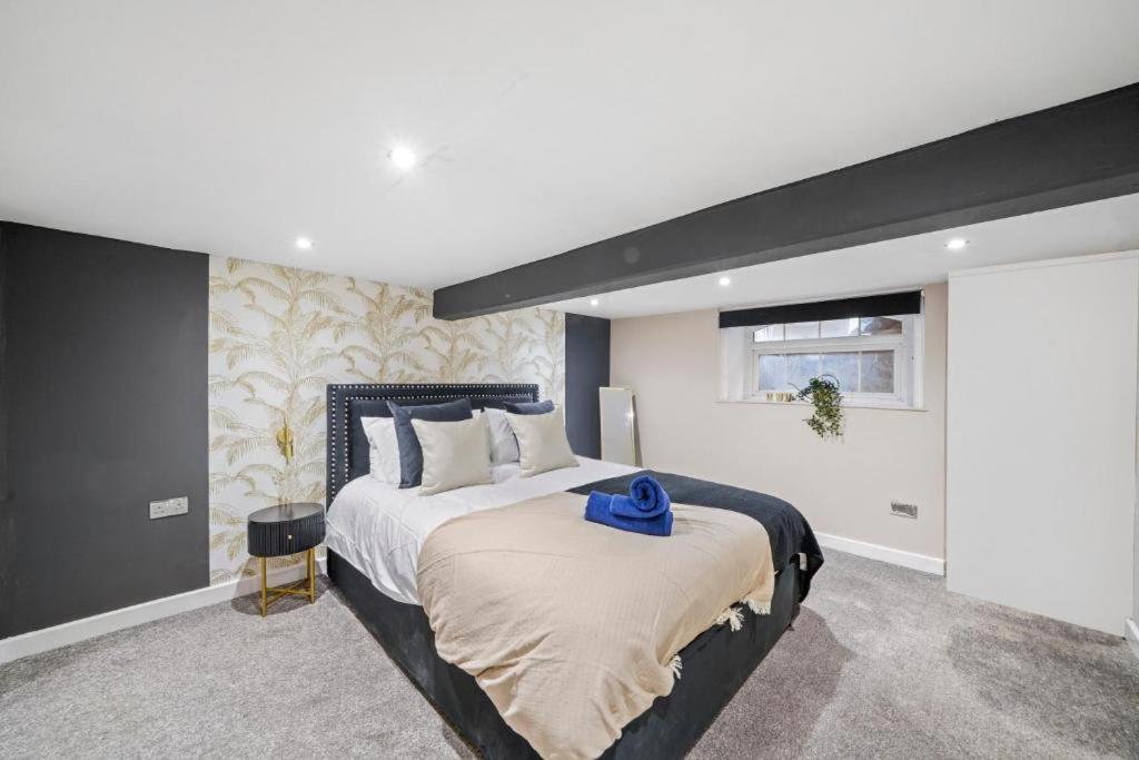 Deluxe 5 Bed In Central Whitby - Parking - Hot Tub Exterior photo