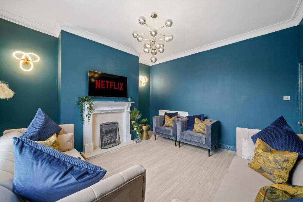 Deluxe 5 Bed In Central Whitby - Parking - Hot Tub Exterior photo