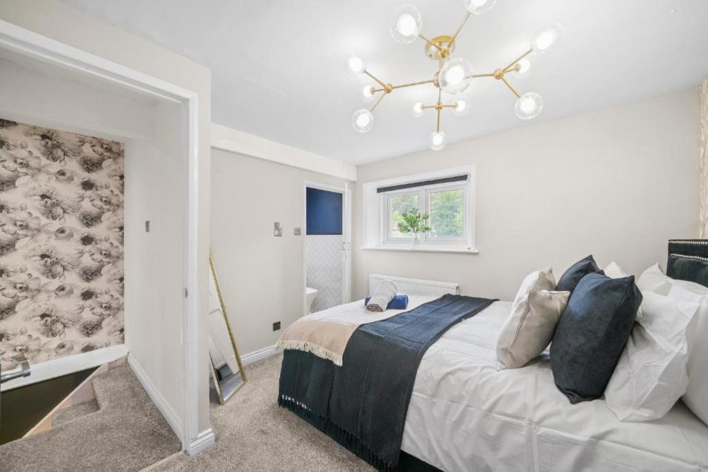 Deluxe 5 Bed In Central Whitby - Parking - Hot Tub Exterior photo