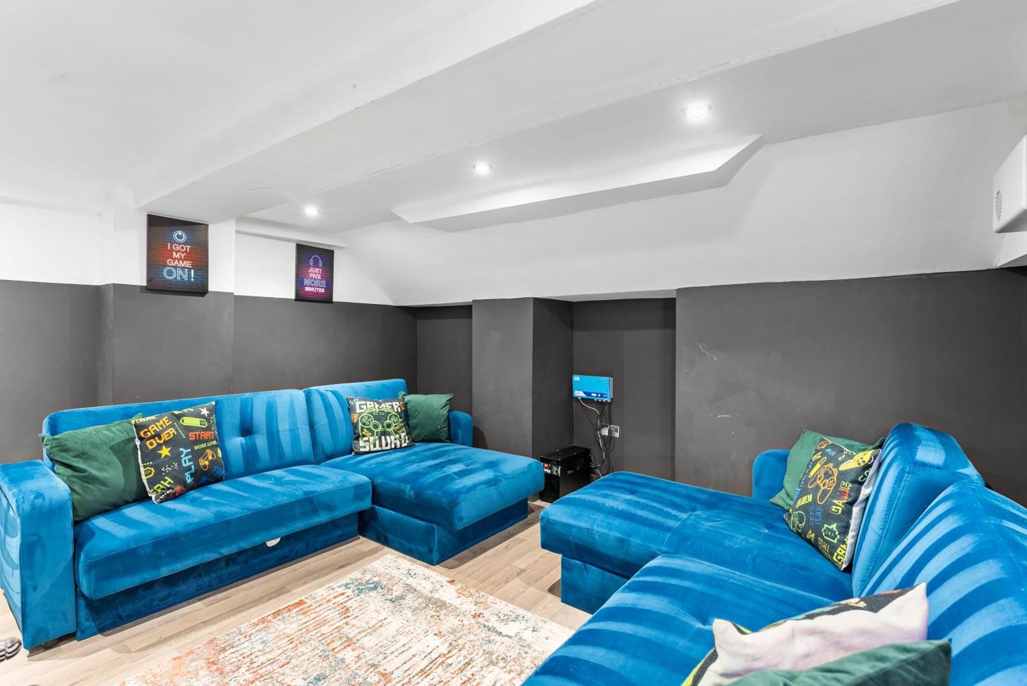 Deluxe 5 Bed In Central Whitby - Parking - Hot Tub Exterior photo