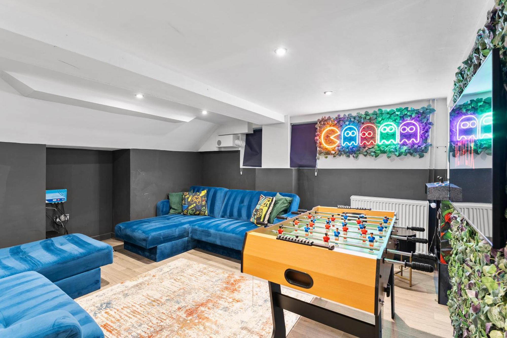 Deluxe 5 Bed In Central Whitby - Parking - Hot Tub Exterior photo